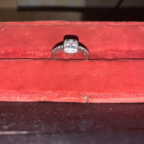 925 NVC size 9 engagement ring NWOT - Picture 5 of 11